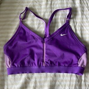 Nike sports bra good condition no padding